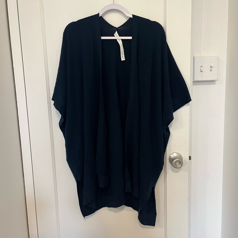 Lululemon Merino Wool Short Sleeve Wrap - Navy
